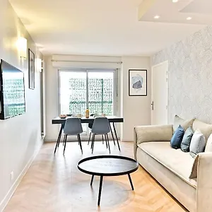 Spacieux Et Paisible 19eme , Paris France
