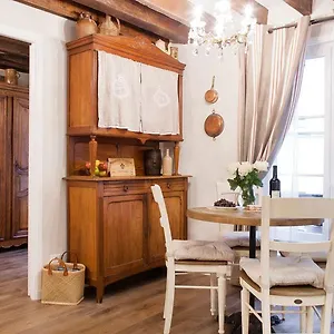 Le Merlot Du Marais , Paris France