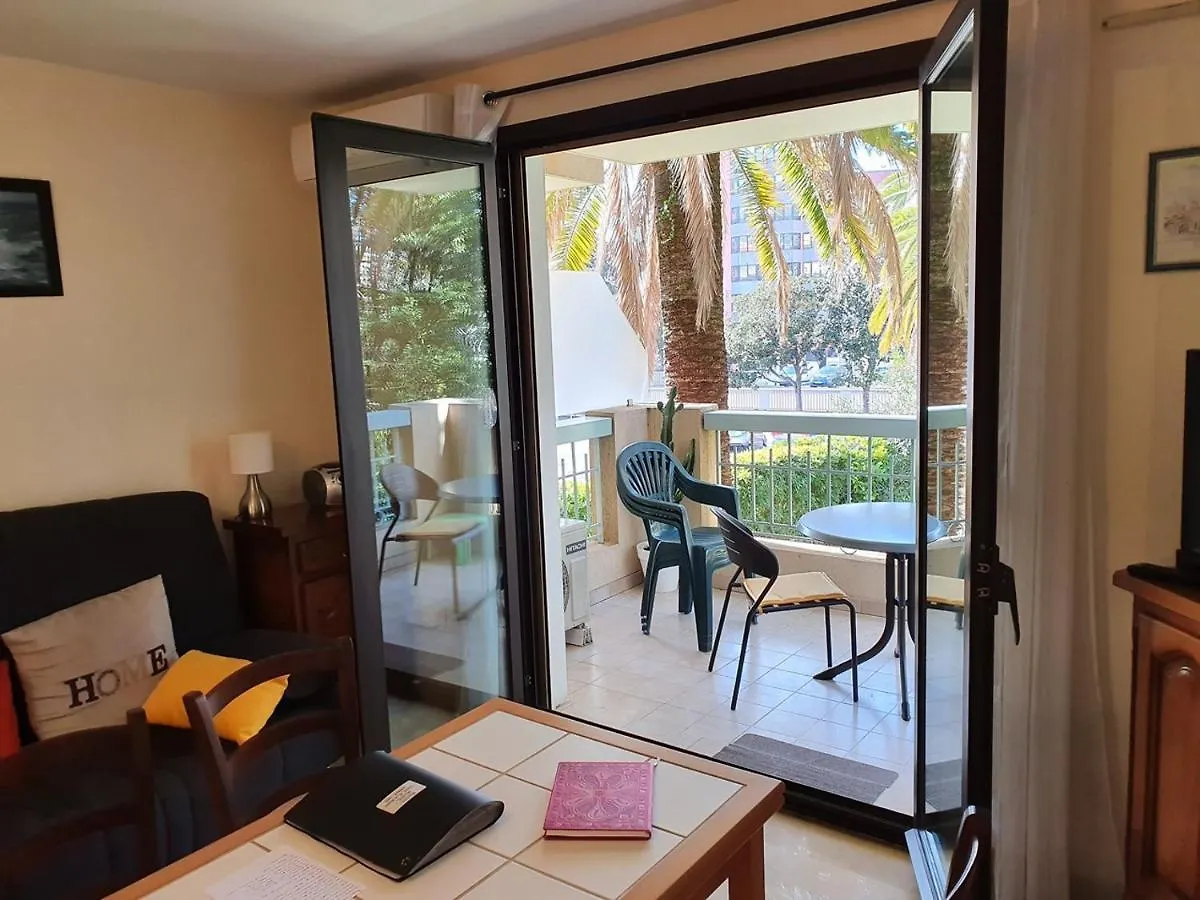 Cannes Pres Croisette Beau 2 Pieces 3 Etoiles Apartment 0*,  France