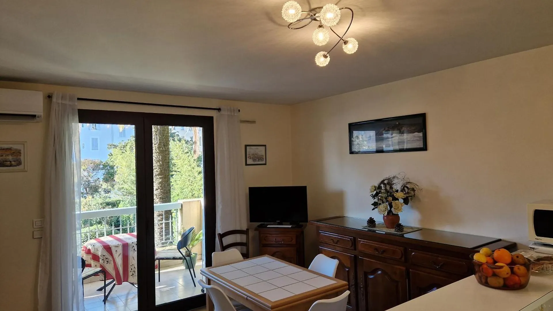 Cannes Pres Croisette Beau 2 Pieces 3 Etoiles Apartment 0*,  France